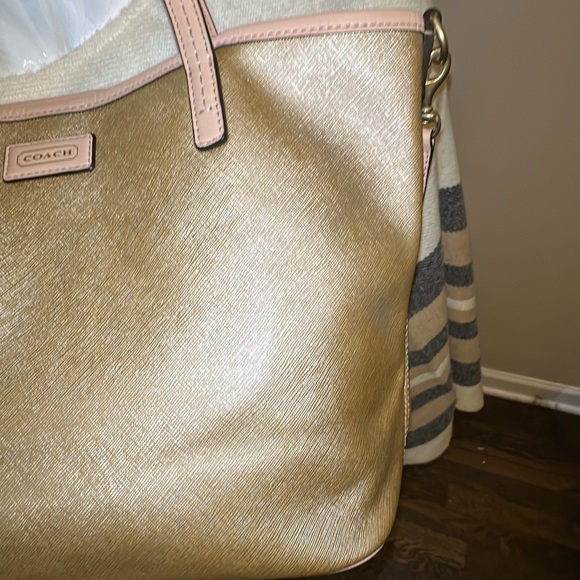 Coach Park Metro tote beautiful gold w/ beige (with a slight hue of pink) F25663 - Picture 7 of 16